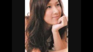 Download lagu Linda Chung 鍾嘉欣 - 01. 一人晚餐 (One Person Dinner)