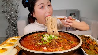 오늘은 적당히 먹을게요 육개장에 국수 말고 밥말아서 또먹고 먹방:) hot spicy meat stew Mukbang