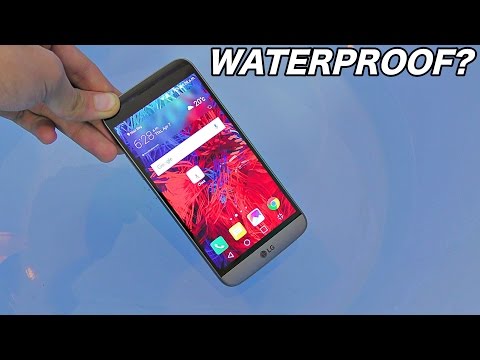 LG G5 - Water Test - Is it waterproof? (4K)