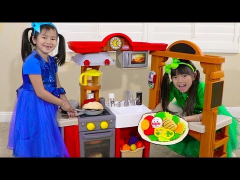 Jannie & Emma Pretend Play w/ Kitchen Restaurant Cooking Kids Toys