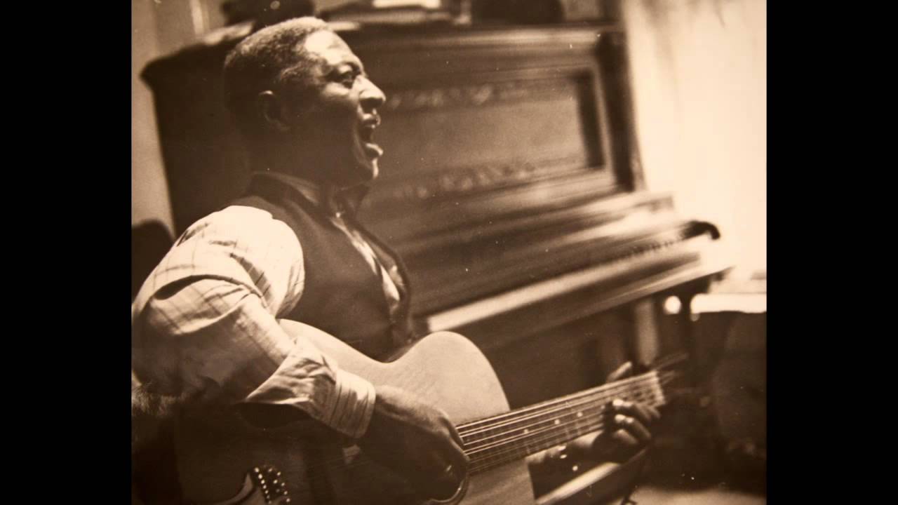 Leadbelly talking about square dances