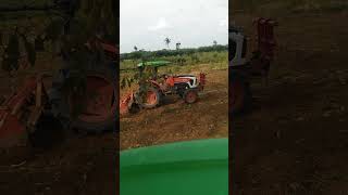 This Tractor Is Hard at Work 🚜#shorts #tractor #agriculture #farmmachinery #machine #viralshort