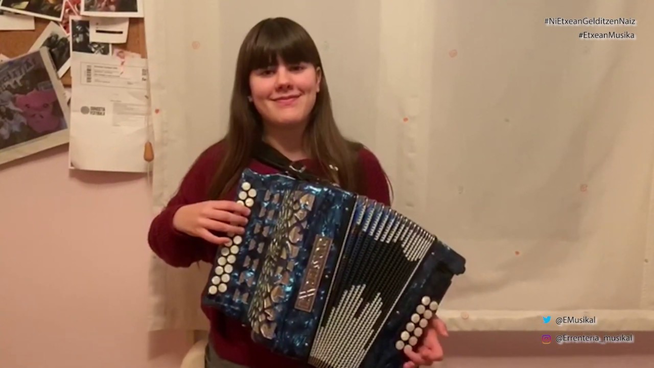 Trikitixako ikasleak etxetik lanean [ZORTZIETAKO TXALOAK]