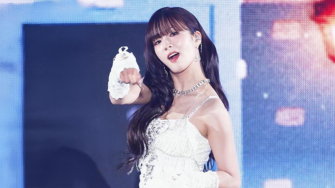 [4K] 241222 PINK CHRISTMAS #에이핑크 #윤보미 Remember 직캠