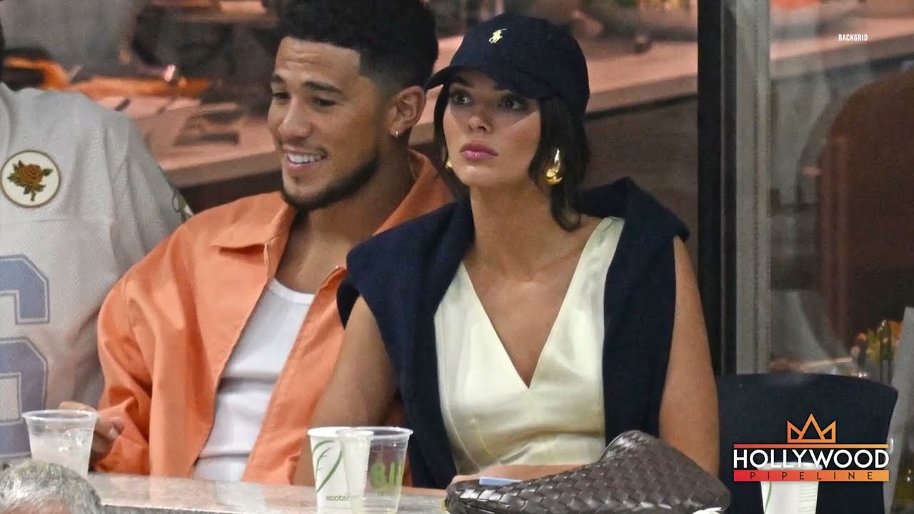 Kendall Jenner & Devin Booker share PDA at US Open in NY - YouTube