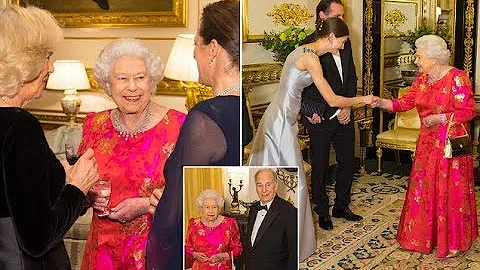 The Queen Elizabeth celebrates the Aga Khan's diam...