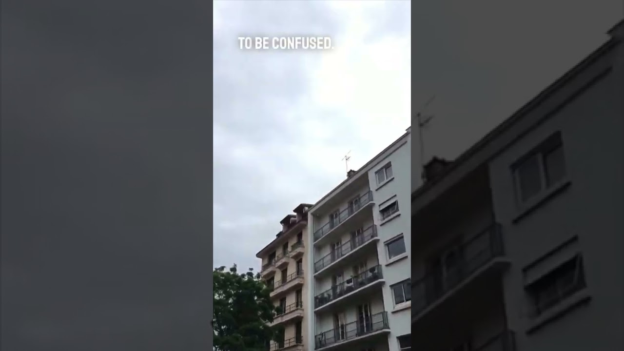 A glitch happened in real life 😱😂