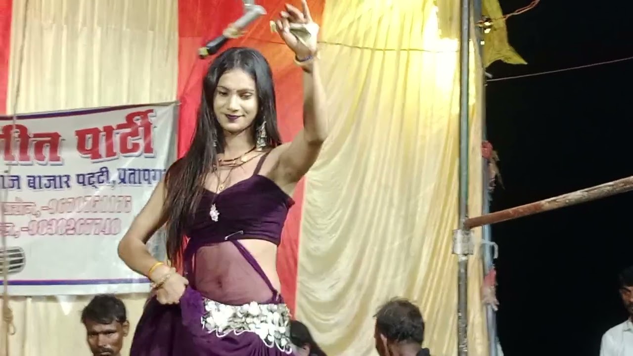 #होली_स्पेशल खुशबू रानी की शानदार नौटंकी का शानदार प्रदर्शन में जुटी हजारों की भीड़ || khusboo Rani