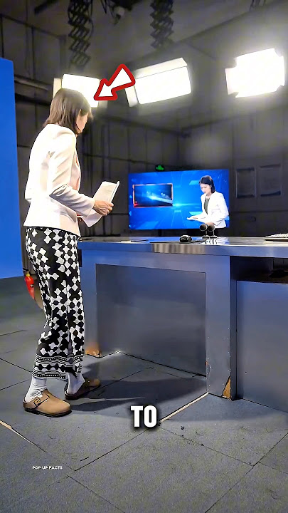 News anchor has a smart trick😱😱