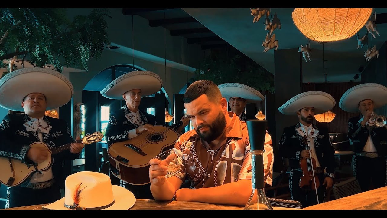 José Duarte El 17 - Con Los Tragos Que Me Aviento  (Video Oficial)