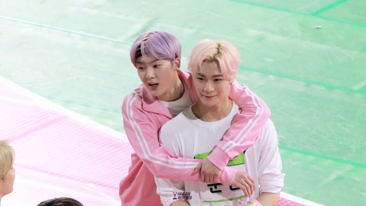 190107 아육대 | ASTRO 인터뷰 대기중 아로하랑 인사 (문빈 FOCUS FANCAM)