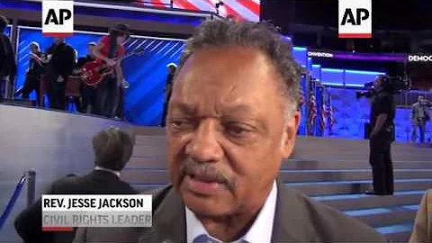 Clinton Faces Hurdles Breaking Glass Ceiling