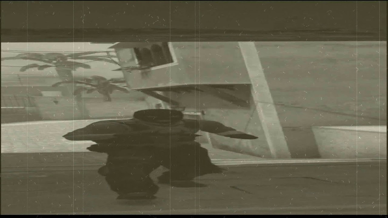 Широкий Kerr отступает на  войне после боевых действий 