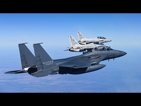 공군 F-15K, 필리핀 FA-50PH와 <strong>호주</strong> 상공 우정비행! / 공군 제공