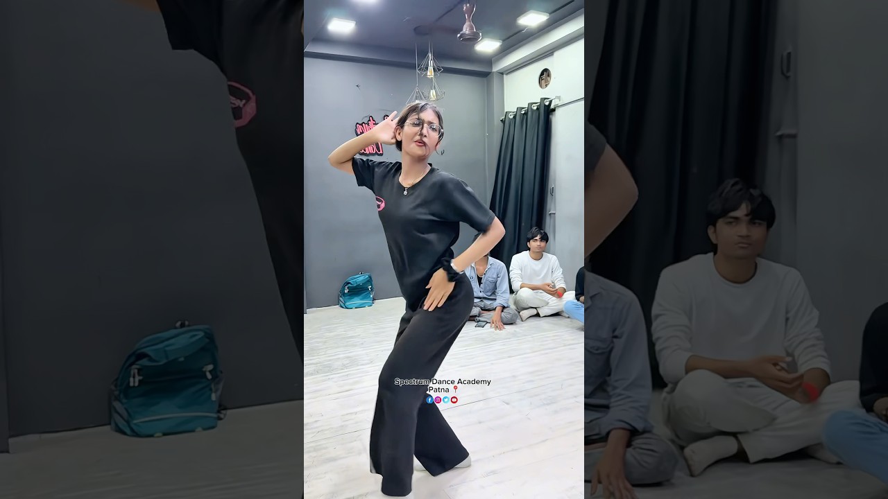 Power Star Pawan Singh, Shilpi Raj - कमर दबादी (Official Video) | Kamar Dabadi ft. Namrita Malla