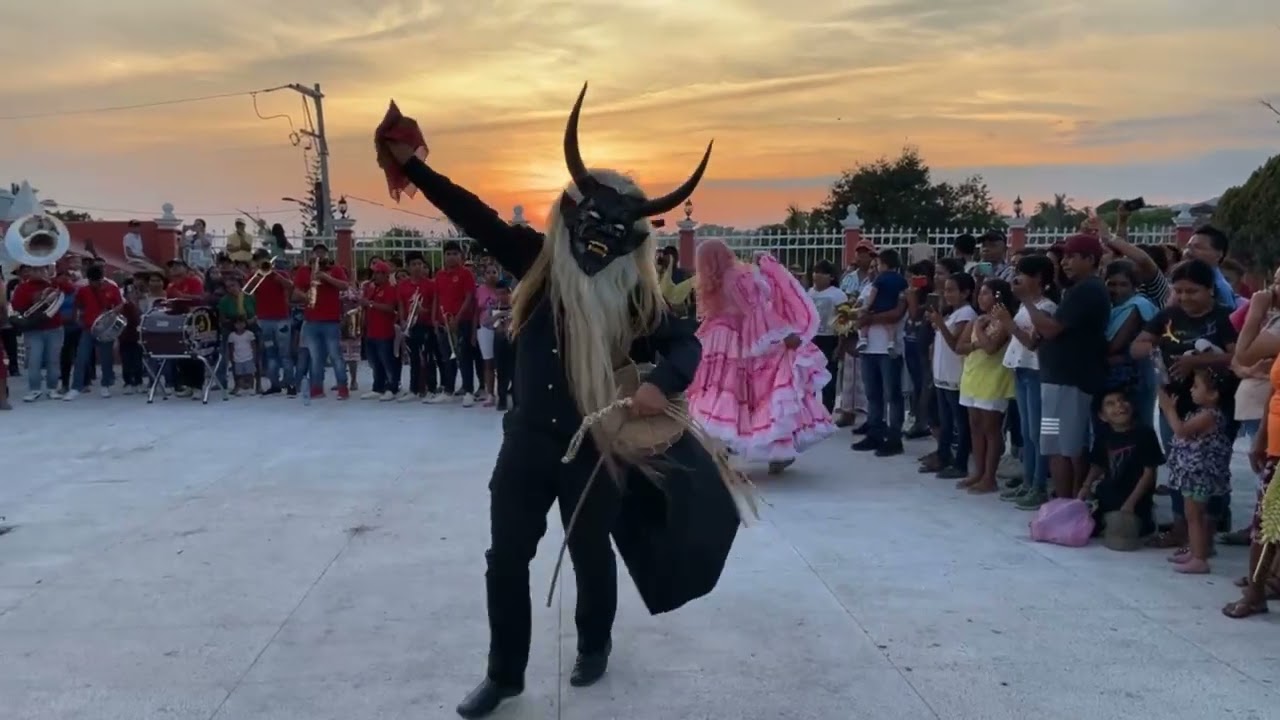 Danza de los diablos de San Nicolás Tolentino | en el Santuario del señor del perdón en Igualapa