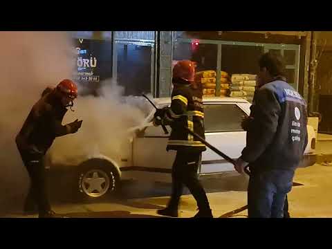 Hendek'te Araç Yangını İtfaiyenin Müdahalesiyle söndürüldü