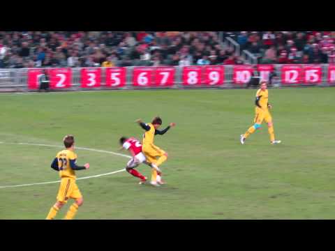 南華vs飛馬(2011.12.25.銀牌準決賽次回合)片段53之剷中波