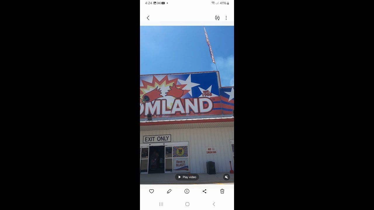 Boomland! America's Largest fireworks showroom! I did a walkthrough! You be the judge!