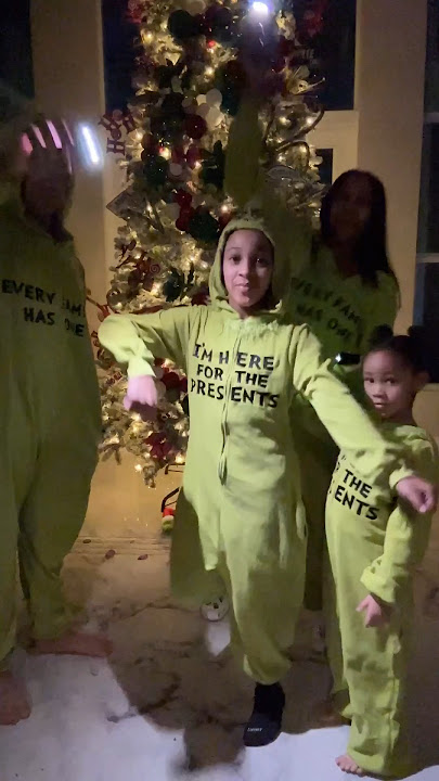 When your whole family are Grinches… #shorts