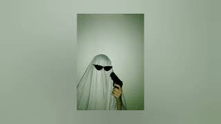 Gümüş Gerdanında Darbuka