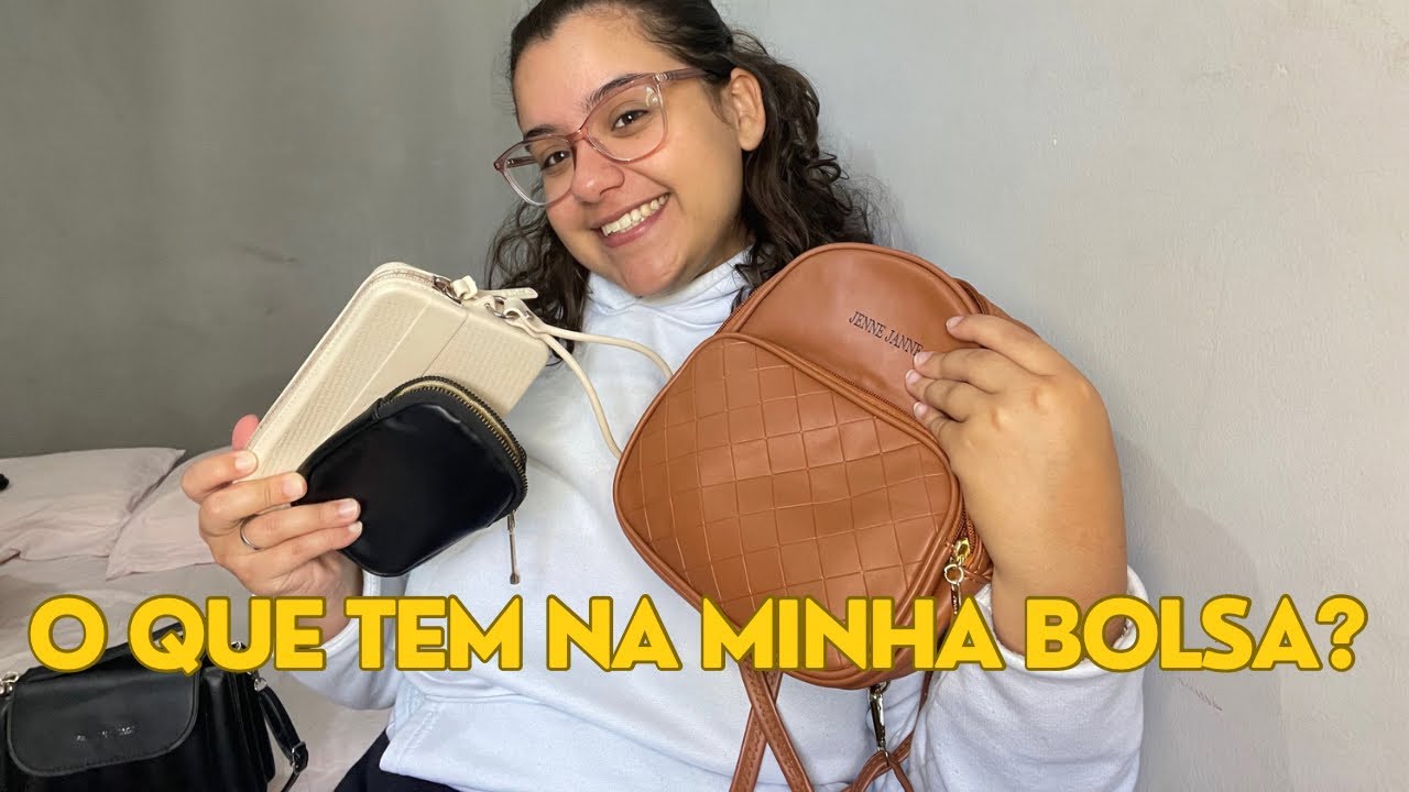 O QUE EU LEVO NA MINHA BOLSA / MOCHILA + o que tenho de carteiras e bolsas | Brenda Sousa