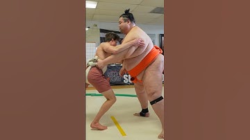 160lbs Youtuber VS 600lbs Sumo Wrestler!