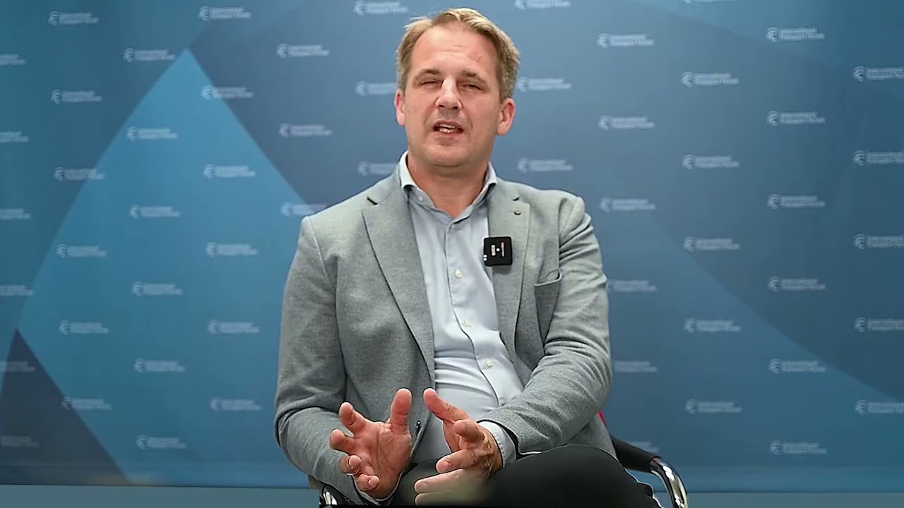 Building Publicly Accessible Electric Vehicle Charging Infrastructure Roundtable: Chair's Summary