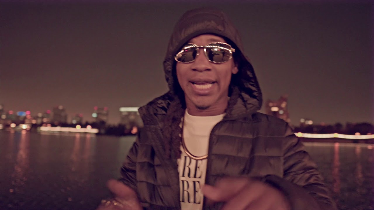 Guarda Yung Cheeze "They Not F*****g With Me" (Official Video) su YouTube Guarda Yung Cheeze "They Not F*****g With Me" (Official Video) su YouTube
