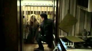 The Vampire Diares 2x13 Damon and Stefan fight with werewolves sub español