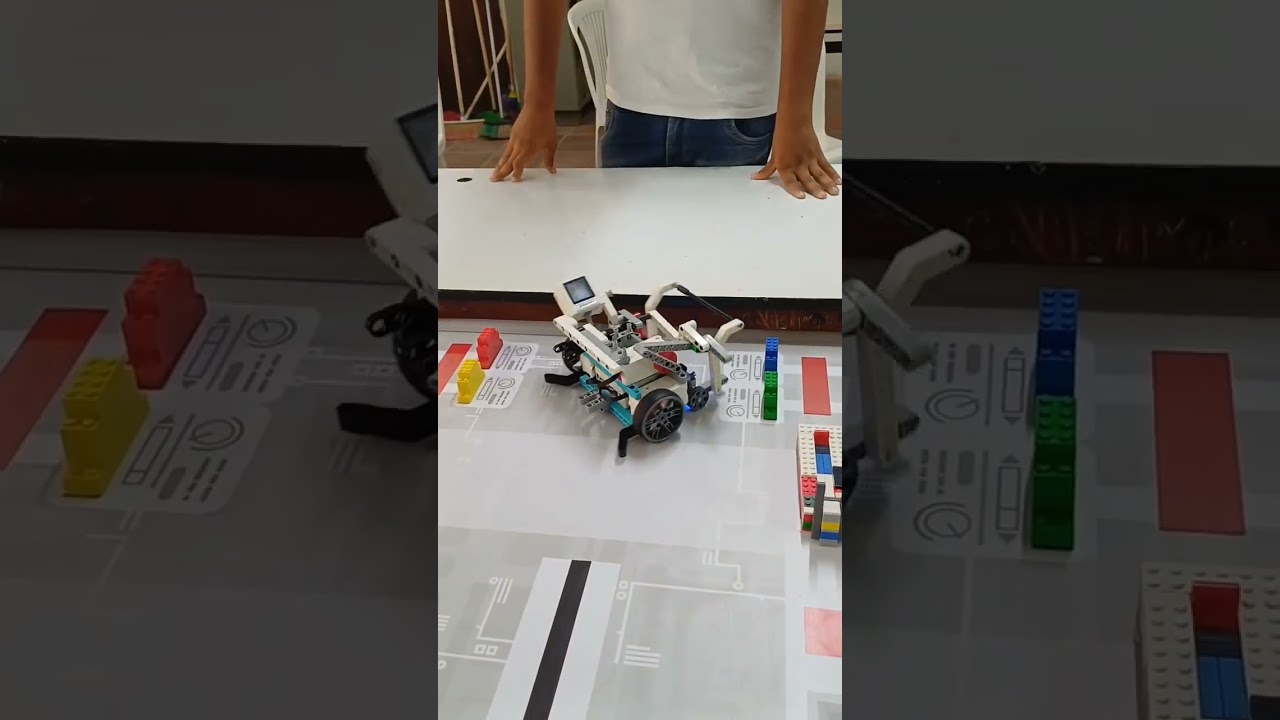 WRO2025 RoboMission， Some new attempts to use AI cameras to identify different color tasks.