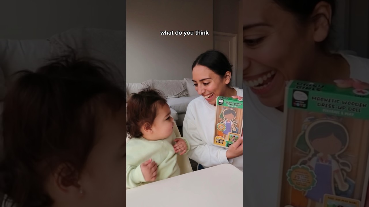 Magnetic dress up dolls 