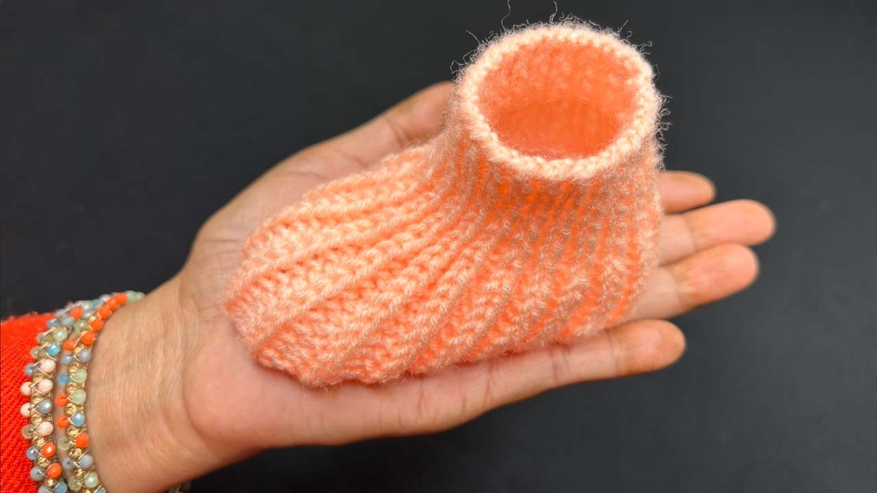 631- Easy to make Baby Shoes / Baby Booties in Hindi 🧡 