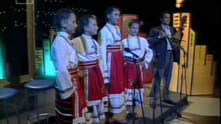 : Bulgarian folk music: Pastrenec jr - Kata pere na rekutu.mpg