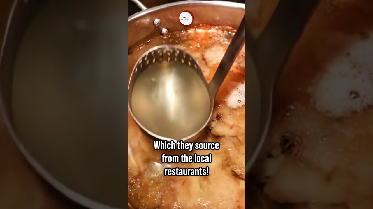 This Japanese Train Eats Japanese Food?!