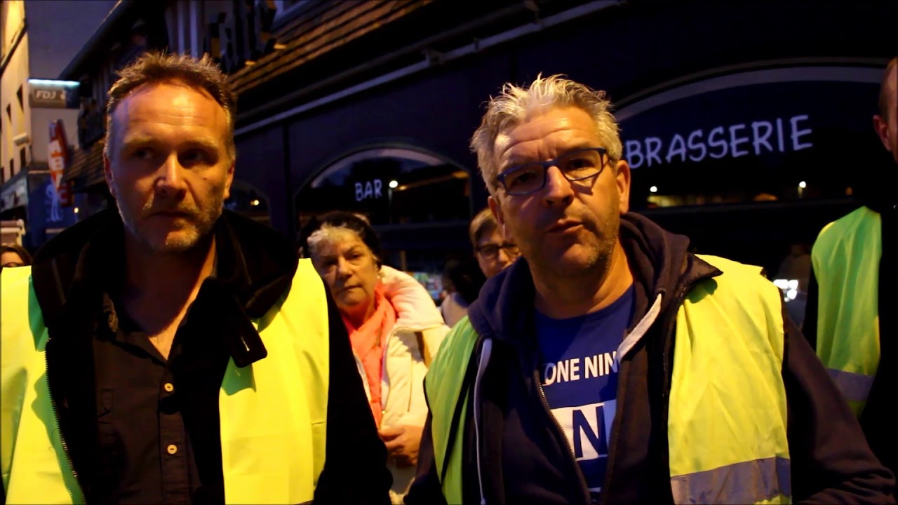 Les Gilets Jaunes Se Préparent à Brionne Eure Pour Le 17 Novembre 2018