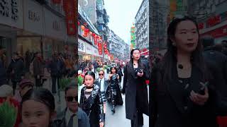 Tongmo Child Model Takes Over Arrow Road Street – Must-See