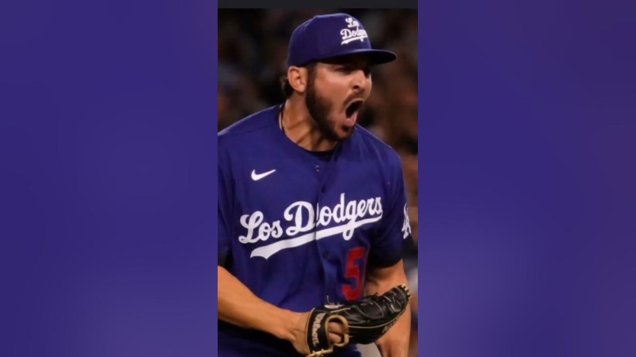 Dodgers Alex Vesia Excited AF 🤩 to catch James Outman's Home Run Ball! 🤣  