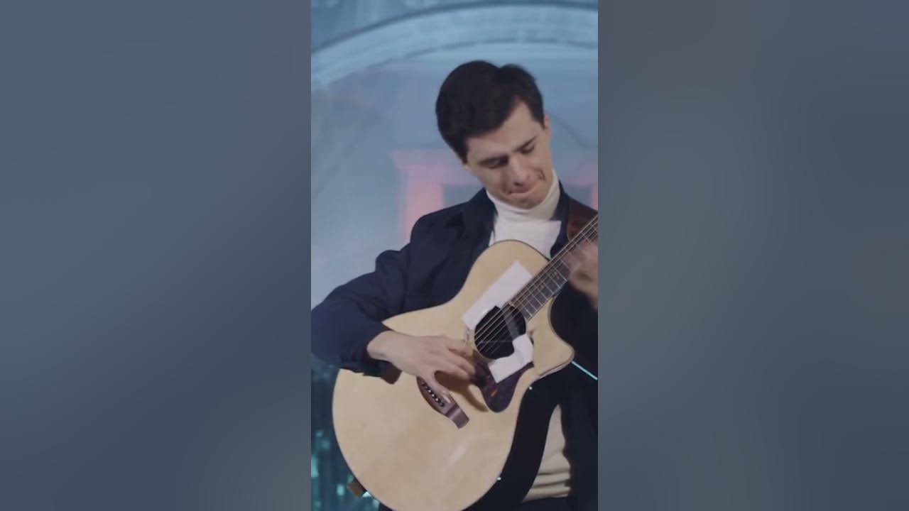 Marcin - Moonlight Sonata on One Guitar