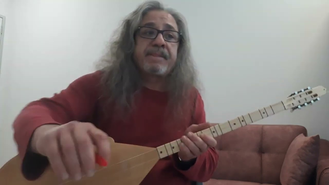 SOLFEJ SİYAH PERÇEMİNİ DÖKMÜŞ YÜZÜNE YAKTIN YANDIRDIN BENİ KISA SAP BAĞLAMA EKLEYEN SURGEON