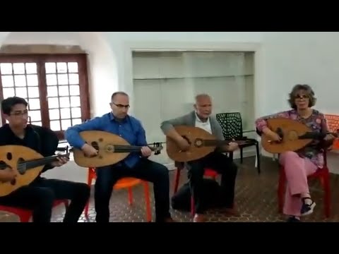 فرقة اهل العود برئاسة الفنان عبدالاله مصواب اثناء التداريب