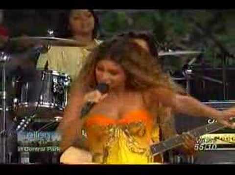 Beyonce Irreplaceable live