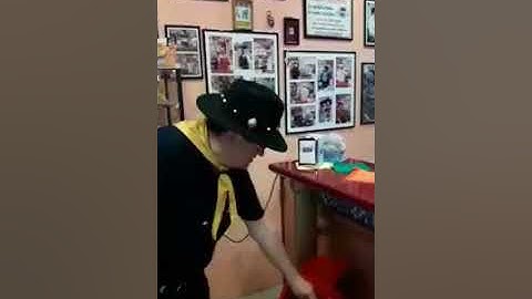 Il barista foggiano si lamenta che un cliente prende troppi fazzolettini