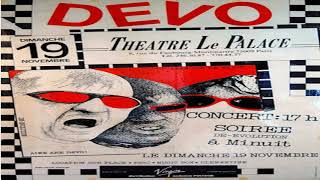 Devo - Smart Patrolmr. Dna Theatre Le Palace. París. France. 19111978