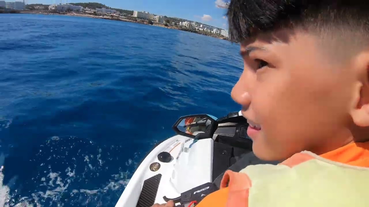 Fig Tree Bay - Kid’s on the Jetski