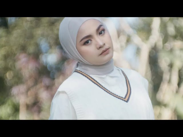 Salma Salsabil - Rumah (Lirik Lagu) class=