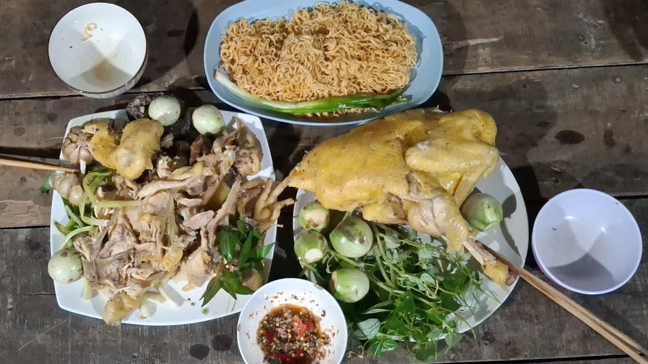 T12/ Gà  vườn hấp rượi mấy ae lai rai buổi tối sau khi đi đặt 12 cửa ngục túc ếch về mời cô chú ac