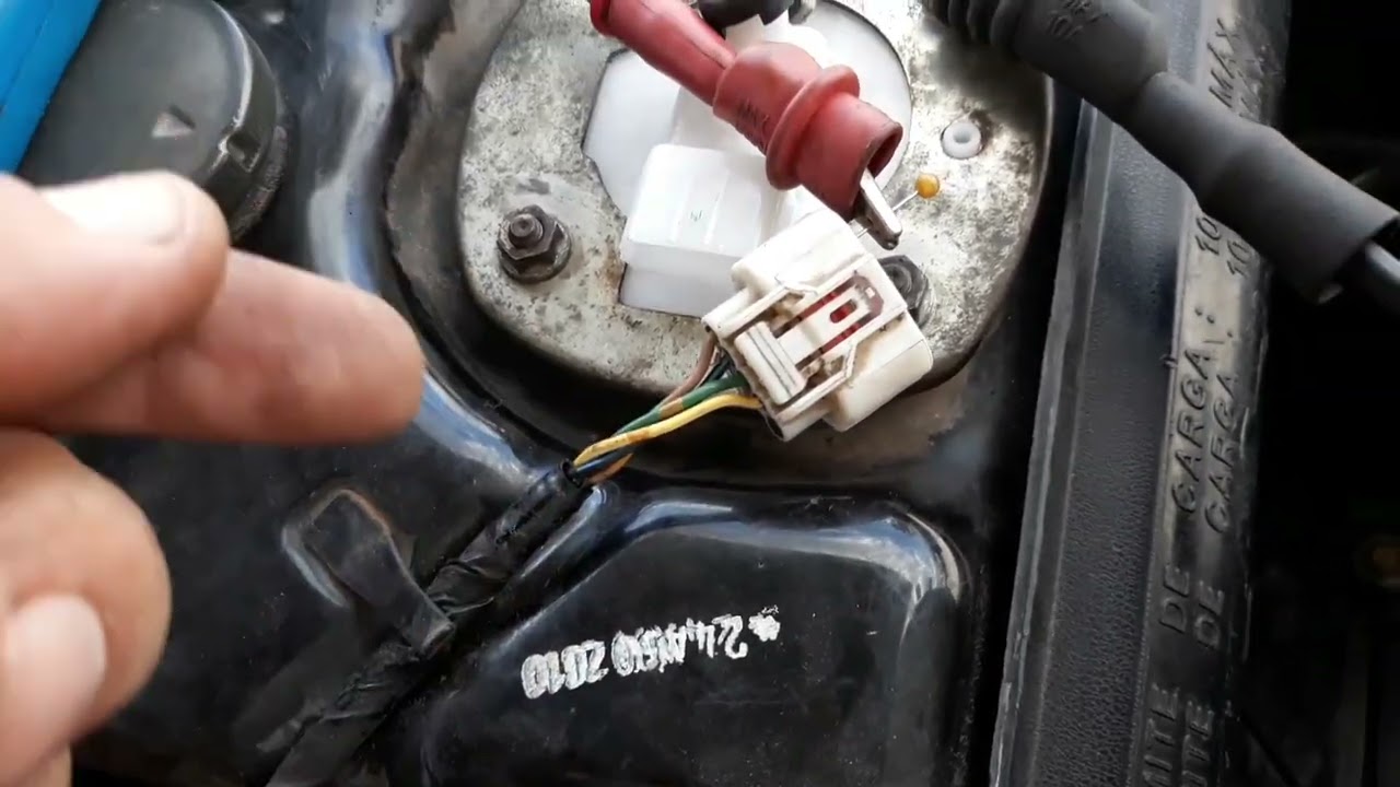 Moto com a bomba de combustível acionada direto