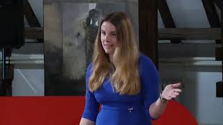 Стрийминг срещу традиционните медии | Флора Стратиева | TEDxMladost