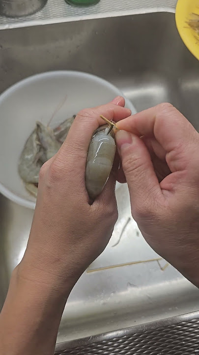 How to clean prawns 🍤? Very easy tips for beginners!  #prawns  #Cleaning #Seafood #Recipe #Tips